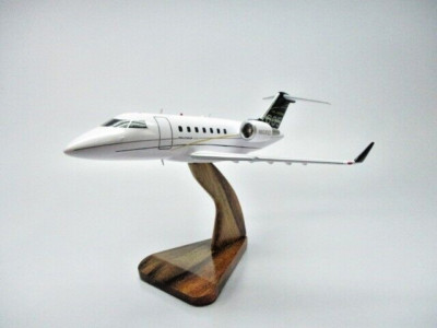 Bombardier Challenger 605 Aircraft Desktop Kiln Dried Wood Model Regular New