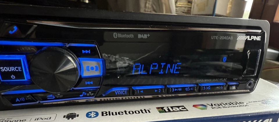 AUTORADIO ALPINE UTE 204 DAB + TELECOMANDO + 4x50W Garanzia Auto Radio Garanzia - Immagine 2 di 4