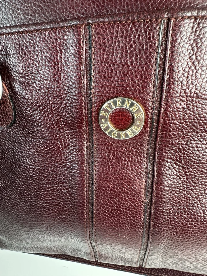 Bolsa tote vintage Etienne Aigner grande couro cordovão pebbled com zíper - Muito bom estado usado - Imagem 2 de 4