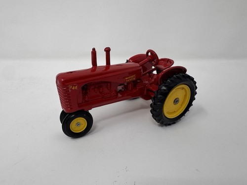SCALE MODELS MASSEY HARRIS TRACTOR 44 1/32 New In Original Packaging