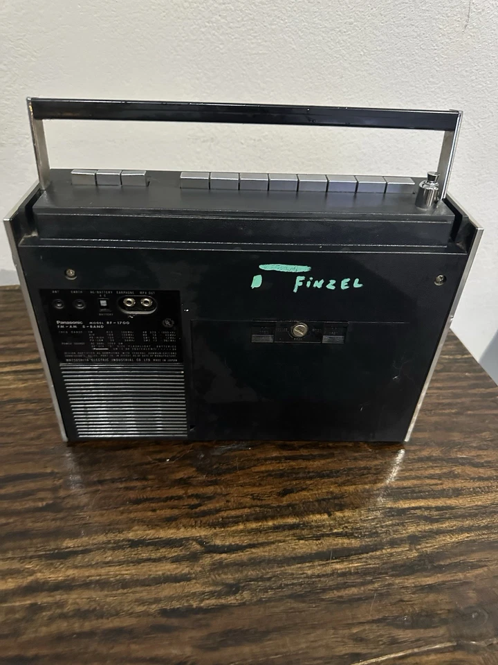 Vintage Panasonic RF-1700 FM-AM 8-Band Short Wave Radio Powers On, Tested,Works - Image 4 of 4