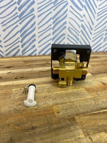 1/2-in ID Copper Sweat x 1/2-in OD Brass Thermostatic Mixing Valve - Picture 4 of 4