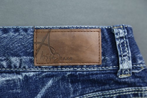 Pantalones cortos de mezclilla para mujer Ariya enredados puños lavados en piedra Sicilia talla 16 (35x5) - Imagen 6 de 6