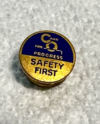 Vintage C&O For Progress Safety First Anstecknadel, goldfarben & blaue Emaille