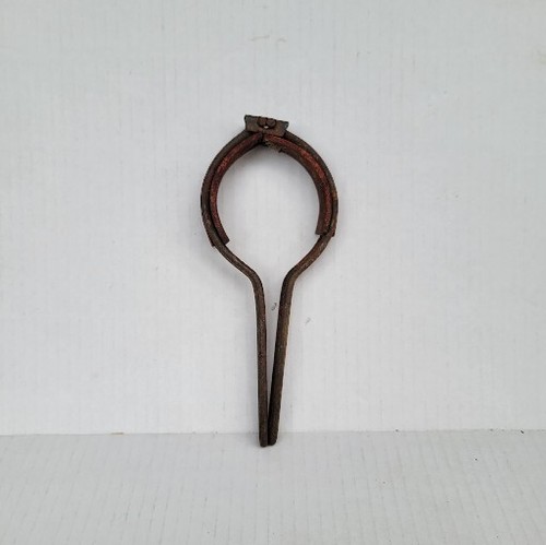 Aprivaso con chiave per barattoli vintage - strumento agricolo primativo in metallo e gomma - Foto 5 di 6
