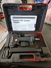 Dayton Pneumatic 1/2" Crown Stapler 6W528C with Case