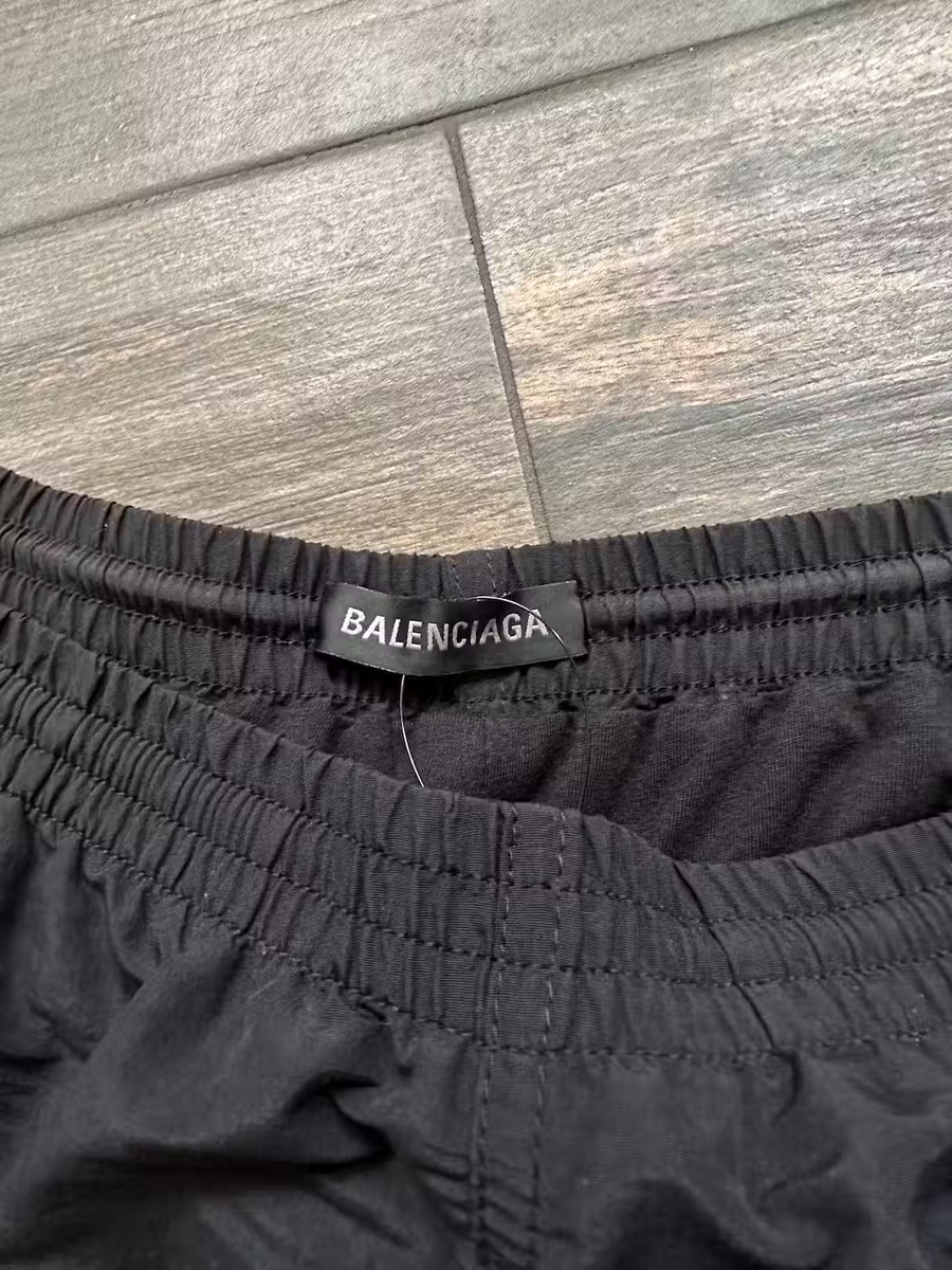 Size IT54 - Balenciaga Nylon Cargo Track Pant Black Red | eBay Size IT54 - Balenciaga Nylon Cargo Track Pant Black Red | eBay