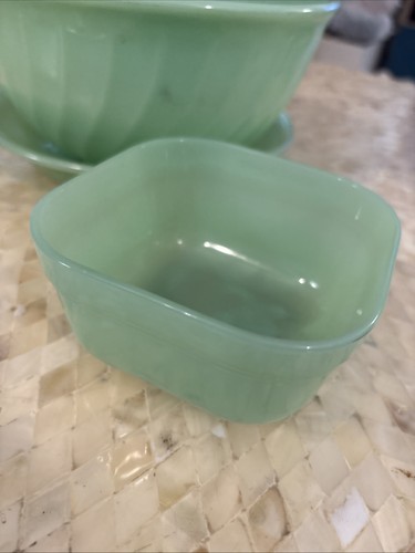Fire-King Oven Ware 8" x 4" Jadeite Swirl Mixing Bowl, Plate, Ramekin VTG Green - Picture 3 of 7