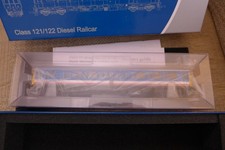 Dapol OO Gauge Network SouthEast Class 121/122 bubble car boxed, needs attention