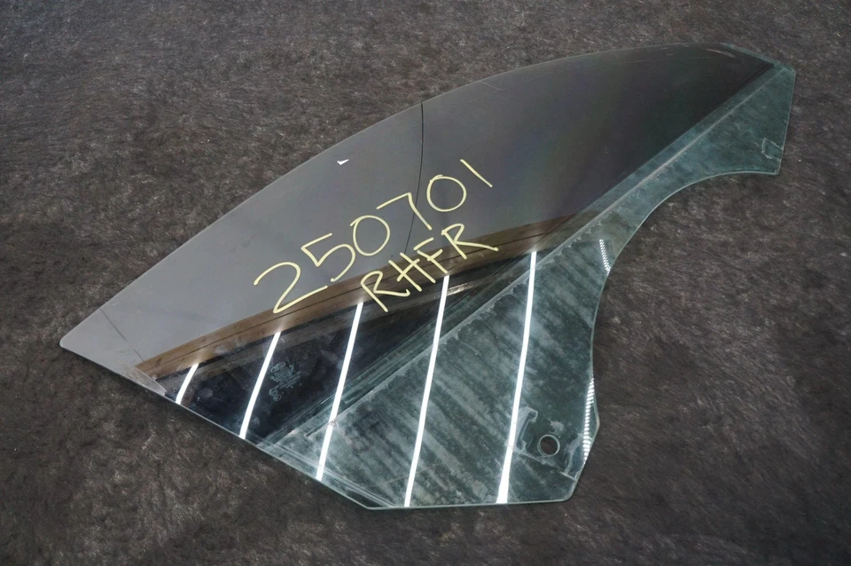 Cristal ventana delantera derecha JR3Z6321410A Ford Mustang Shelby GT350 2015-2023 *Nota* Foto 4 de 4