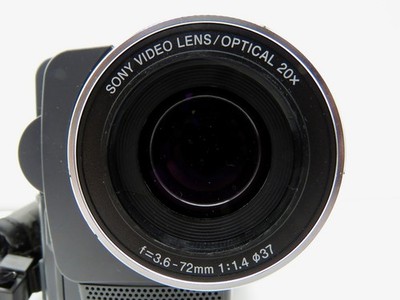 Sony Handycam CCD-TRV68 Hi8 Camcorder 460x Digital Zoom, 20x