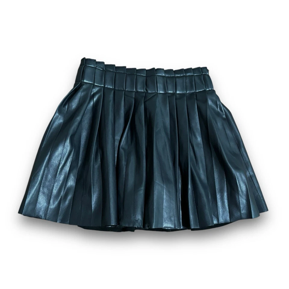 Falda plisada Betsey Johnson de cuero sintético negra talla 5/20 x 12 para niñas jóvenes Foto 2 de 4