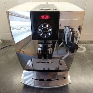 Jura Impressa J9 Kaffeevollautomat,Chrom/Silber/Pianowhite (Revidiert)