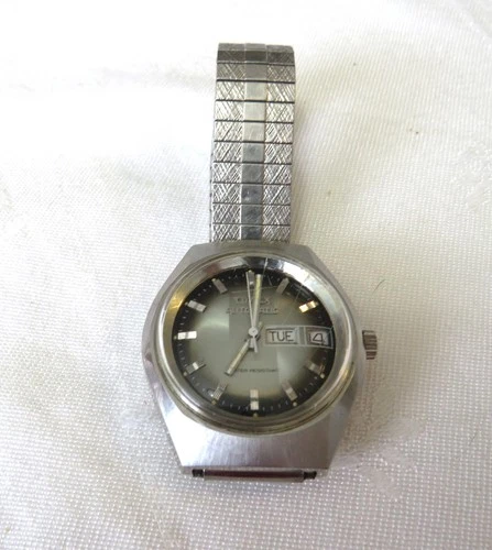1970s Timex Viscount Automatic Day/Date Watch Running Water Resistant