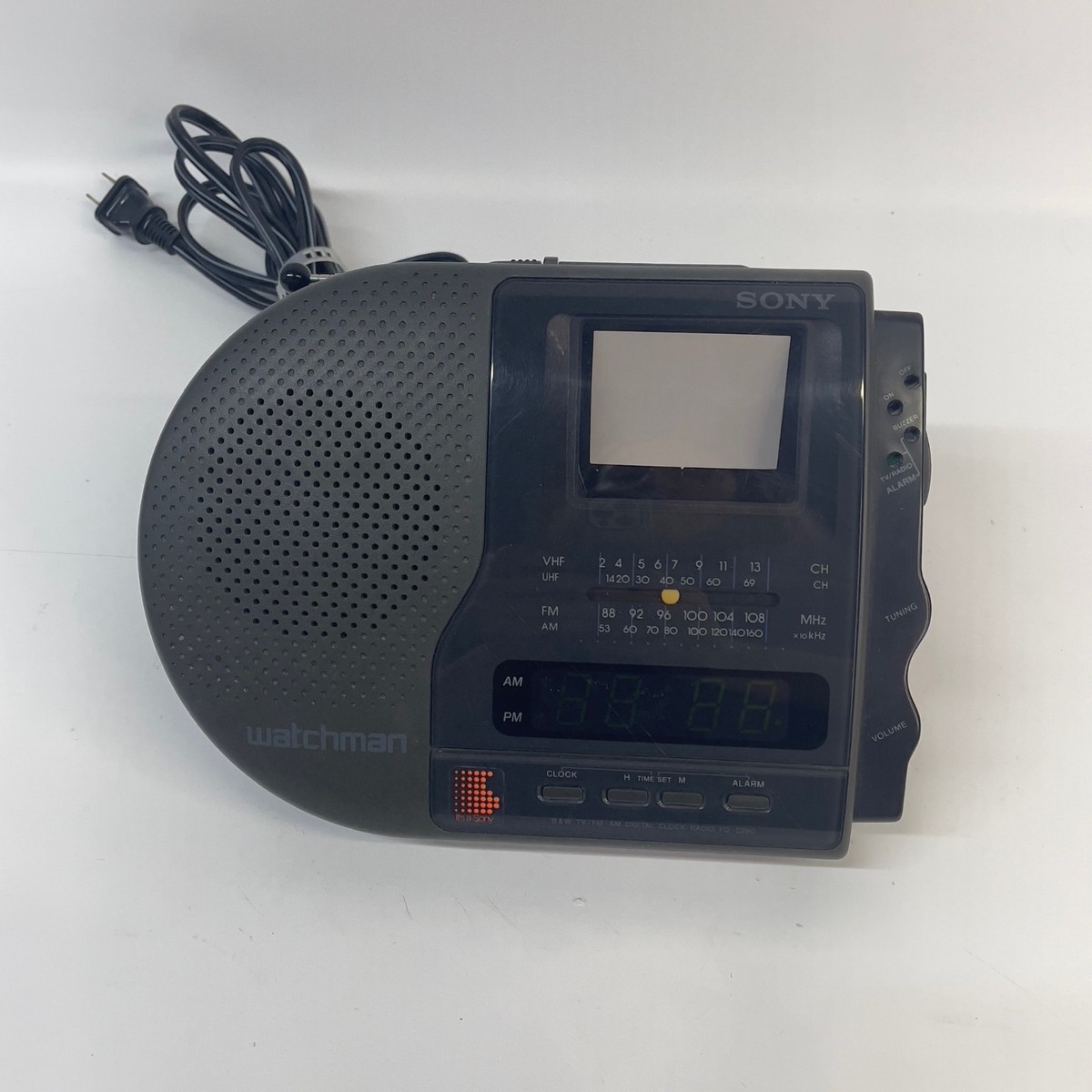 SONY Watchman AMラジオ 1984年製　未使用品 SONY Watchman Flat B&W TV AM/FM Tuner Alarm Clock Radio Model #FD