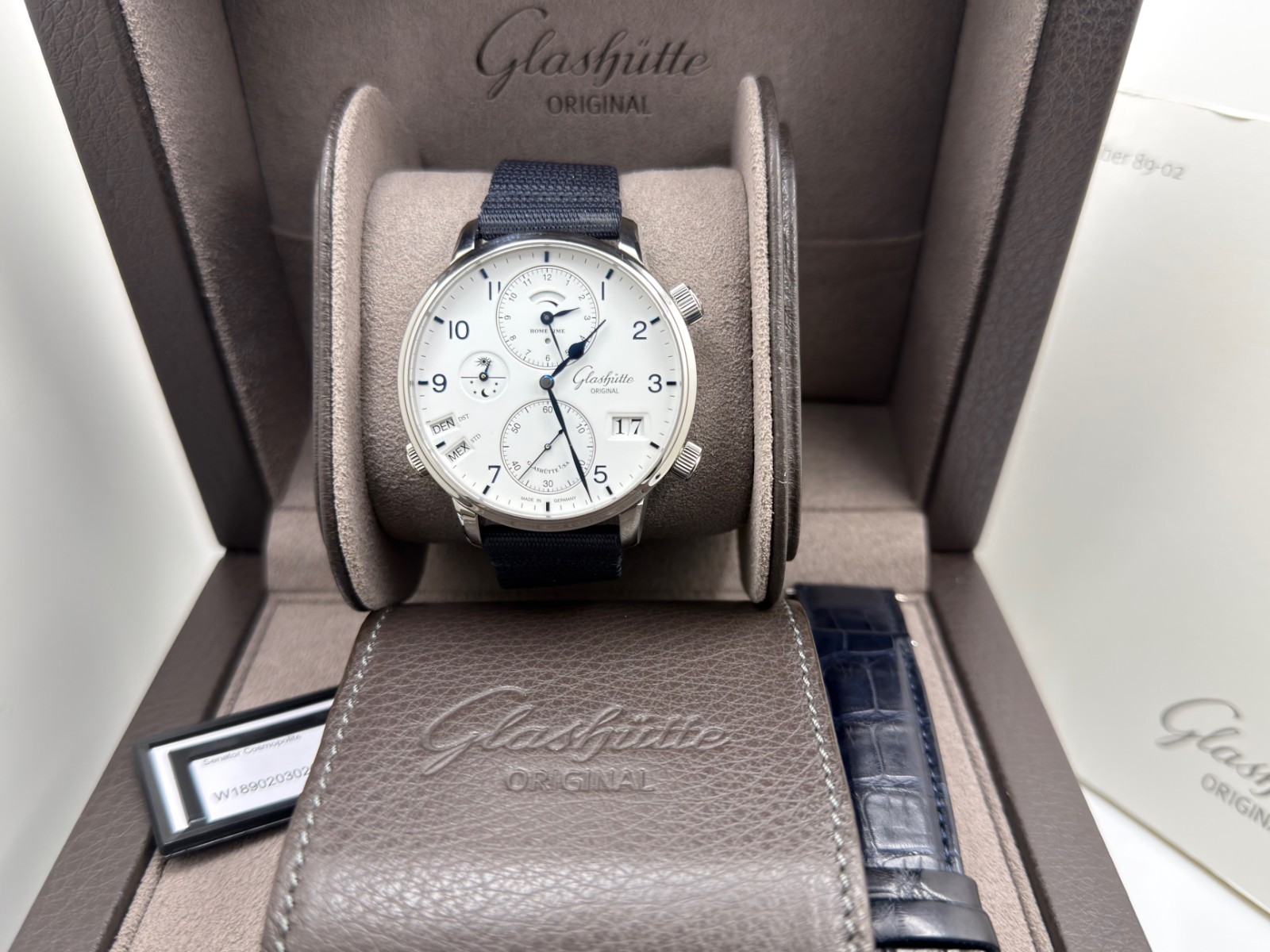 Glashutte Original Senator Cosmopolite 1-89-02-03-02-64 44mm Stainless Steel