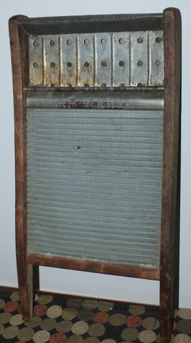 EARLY ANTIQUE C1895 WASHBOARD Primitive TRADE MARK REG U.S. PAT OFFICE Decor!