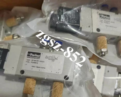 ParKer PD48919 S9 581RF-1/8-SO pneumatic valve Brand New Shipping FedEx or DHL
