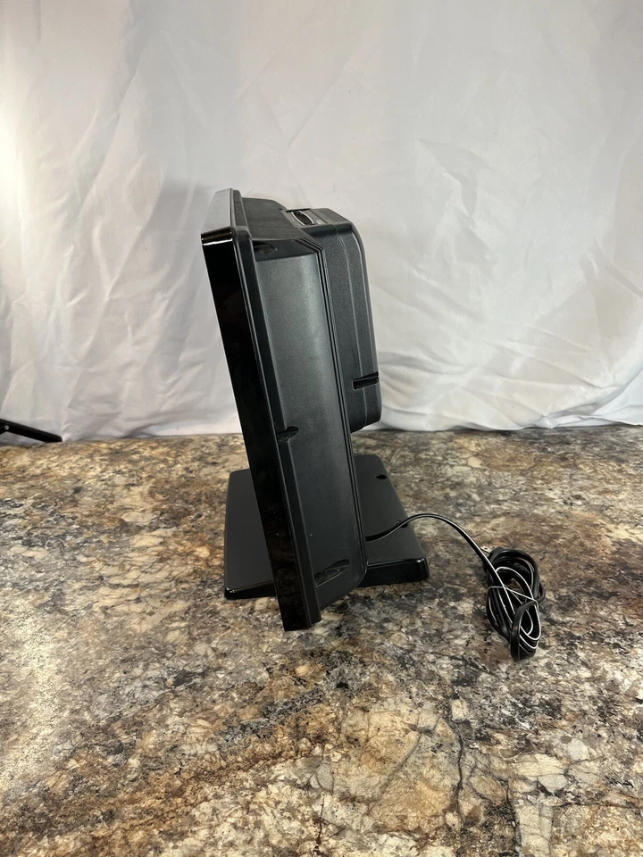 Emerson LD190EM2 19" LCD HDTV DVD Player Combo 720p 60HZ HDMI w/ Stand - Image 3 of 4