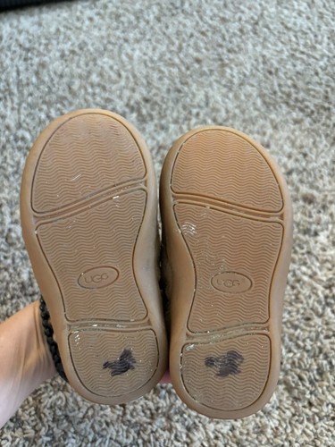 Ugg Toddler Sz. 6 Classic Zip Lined Boot. Cute, Comfortable - Picture 14 of 14