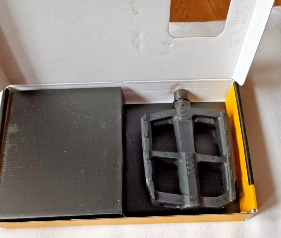 Fahrradpedal Flachpedal mit Reflektor 9/16“ Aluminium (KO-1020)