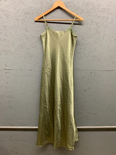 Eyelike Women’s Green Satin Slip Dress Medium Spaghetti Strap Midi V Neck - Picture 5 of 7