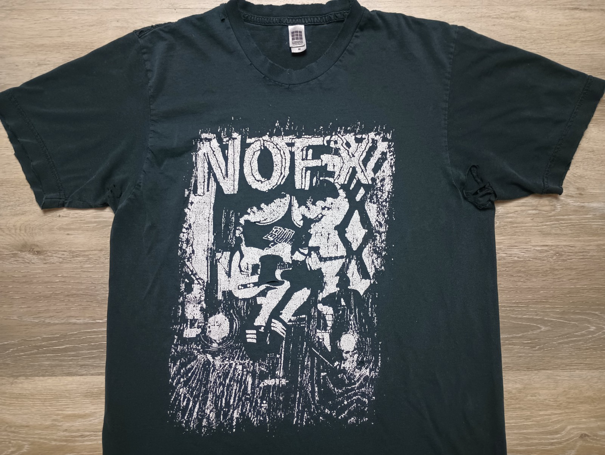 ミュージシャン NOFX Tee vintage 00s 90s PUNK ROCK FADE ミュージシャン NOFX Tee vintage 00s 90s PUNK ROCK FADE