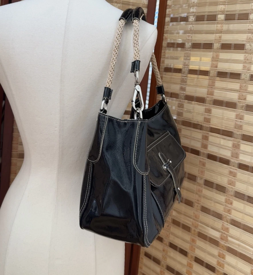 Bolso de hombro vintage de vinilo con correa de cuerda y aspecto de charol gótico único Foto 4 de 4