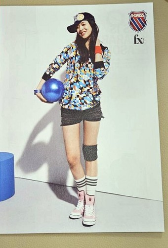f(x) Official Photo Catalog K-SWISS Victori Amber Luna Sull Krystal Kpop Kwave - Picture 3 of 5