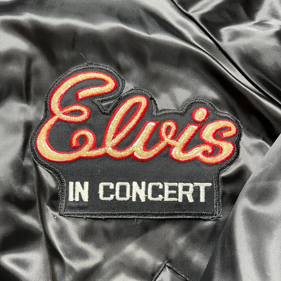 Chaqueta De Colección Años 70 Elvis In Concert Presley Satén Estampado Trasero Negra 2XL Hecha en EE. UU. Foto 4 de 4