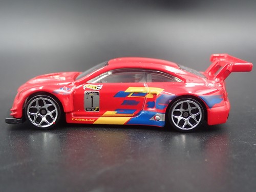 2016 16 CADILLAC Cajita Ats-V R Carreras Rojo 1:64 Escala Maqueta de Metal Car - Imagen 2 de 6