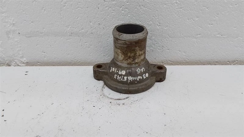 Ford Windstar 2003 carcasa termostato de 3,8 litros  Foto 2 de 4