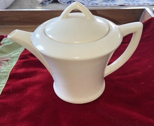 VTG 1950s McCoy Pottery Art Deco Ivory White Teapot MCM 6.5" Tall USA