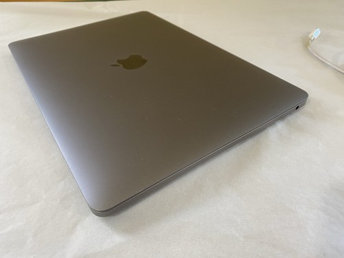 Apple MacBook Pro 13" 2020 Core i5 1.4GHz - 8GB RAM - 512GB SSD Great Condition - Afbeelding 4 van 13