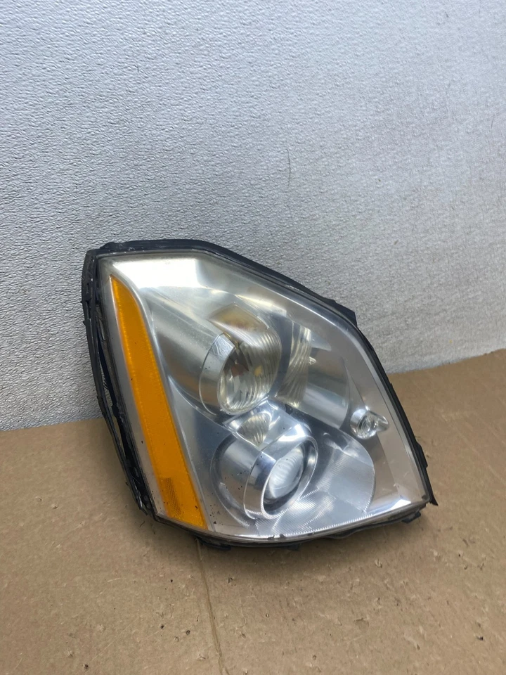 Faro oculto de xenón lateral derecho pasajero Cadillac DTS 2006-2011 OEM U9828 Foto 3 de 4