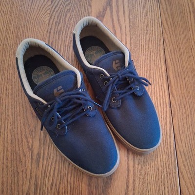 New Etnies Jameson 2 Eco Skate Shoes Mens 8.5 Navy Blue Tan Gum Sole Sneakers