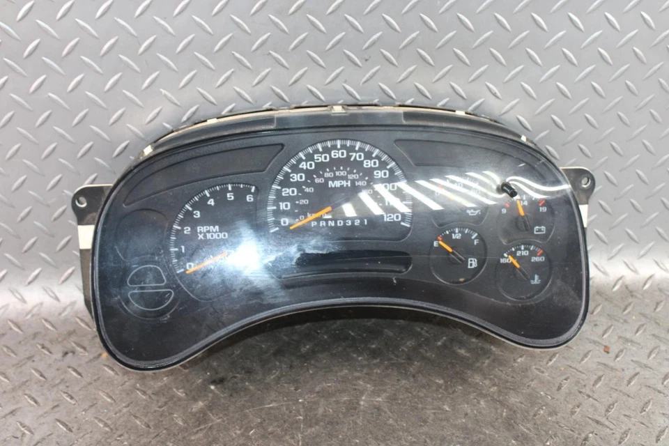 06-07 SILVERADO 2500 227k Miles Speedometer Instrument Gauge Cluster Lens OEM OE - Image 3 of 4