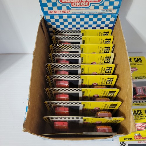 Racing Champions Milkhouse Cheese Store Display W/ Bill Elliott 1/64 Nascars X21 - Picture 3 of 6