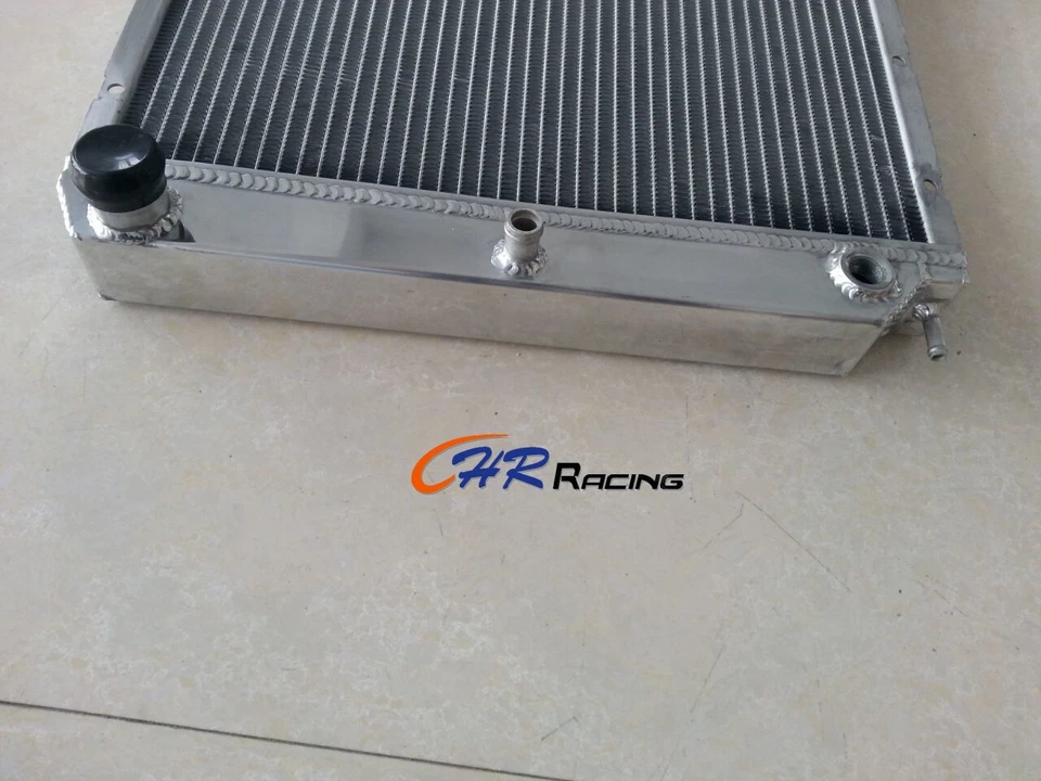 Radiador de aluminio de 3 filas para motor Volvo 240/244/245 740/745/760/780 940 L4 MT Foto 3 de 4