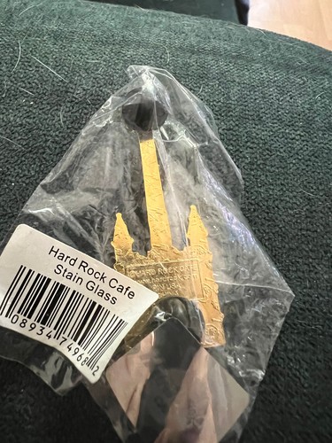 New 2002 Hard Rock Cafe PARIS St Denis CHURCH Stained Glass Guitar Pin - 第 10/10 張圖片