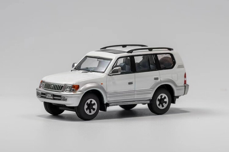1/64 Toyota Prado White RHD Diecast Alloy Car Model Toy for Boys Collection