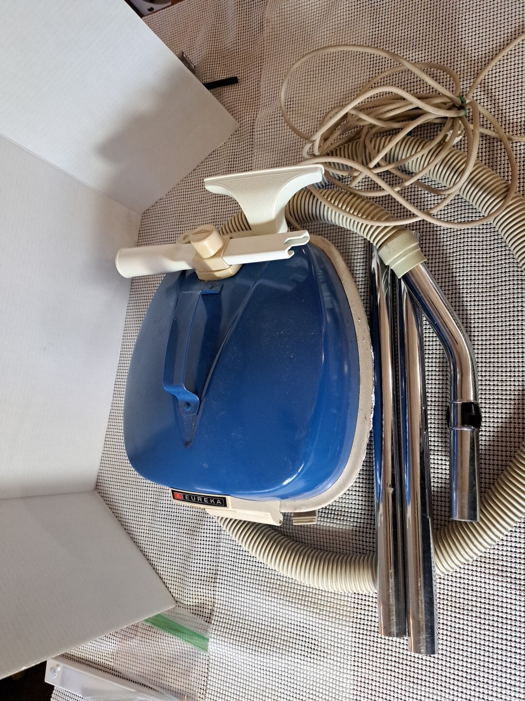 Vintage Eureka Canister Vacuum Cleaner Model 3240, Working eBay