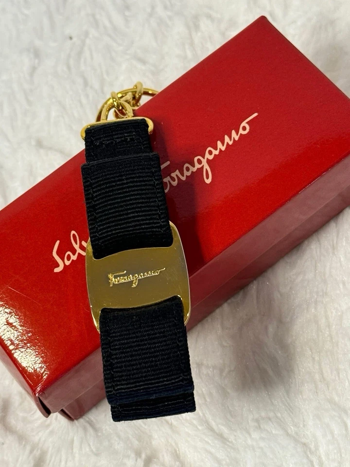 Salvatore  Ferragamo Vera Key Ring Gold - Image 2 of 2