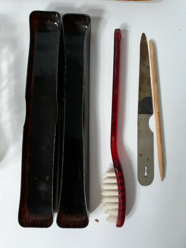 Antique Leather Case Vanity Travel Set Art Deco Brush, Tooth Brush, etc. - Picture 8 of 12