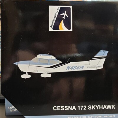 Cessna Skyhawk 172 1/72 スケールモデルキット Model Kit Cessna 172 Skyhawk Aircraft (Moderate Difficulty