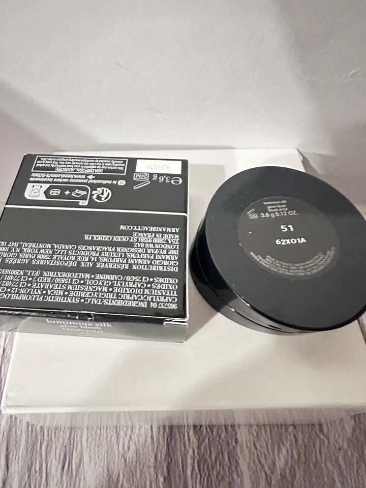 Rubor brillante seda luminosa Giorgio Armani Beauty - 51 Amore - Nuevo en caja - Polvo Foto 3 de 4