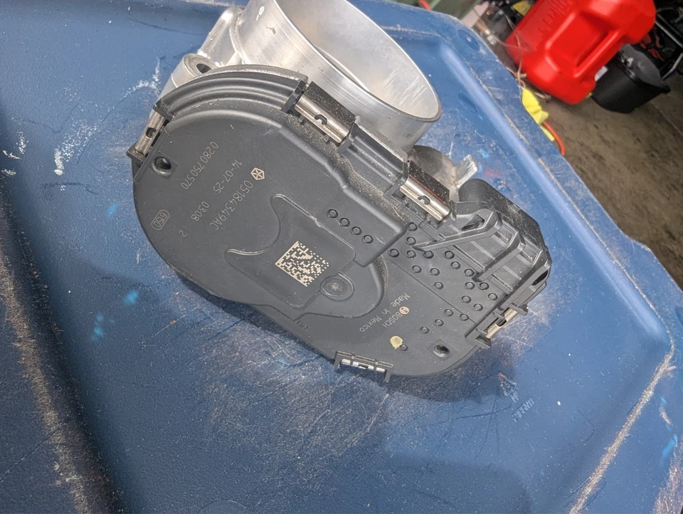 Carrocería del acelerador Dodge Challenger 2011-2021 V6 3,6 L OEM 05184349AC GENUINA Foto 2 de 2