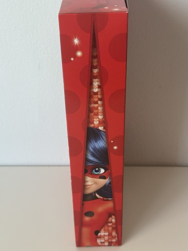 Zag Heroez Miraculous Fashion Flip Marinette To Ladybug Doll In Box - Picture 4 of 7