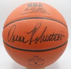 Oscar Robertson Basketball Autograph Auto PSA/DNA AQ20037