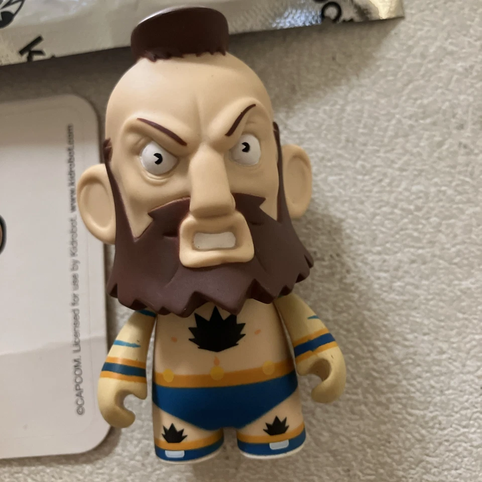 Figura Vinilo Kidrobot Street Fighter Capcom Azul ZANGIEF (NUEVO) Foto 4 de 4